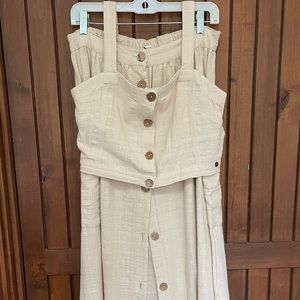 Roxy Linen crop top and skirt set.